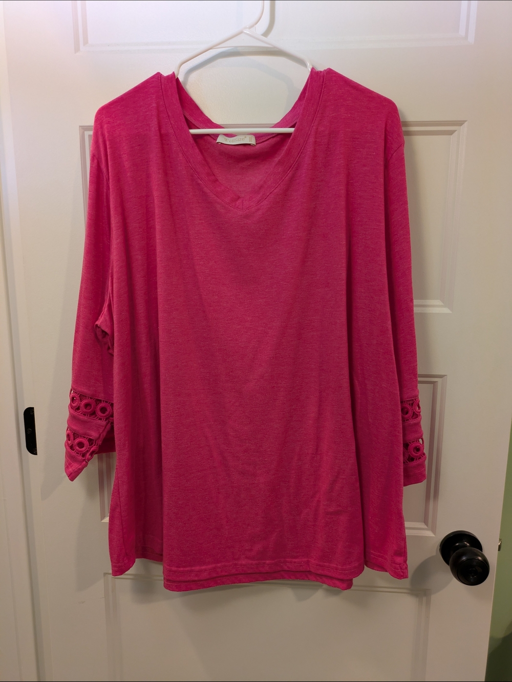🔴 3/$15 Women's V‑Neck Crochet 3/4 Sleeve Top - Pink